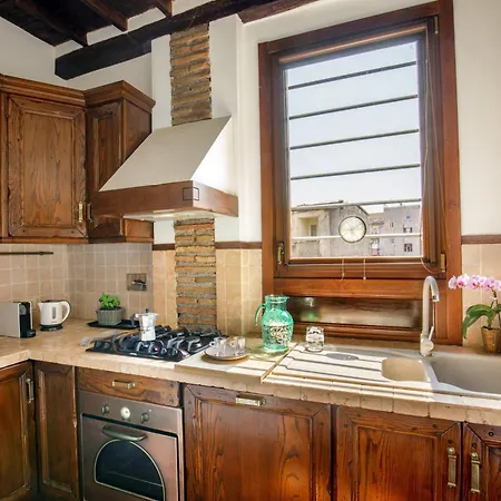 Aenea Bed and Breakfast 3*