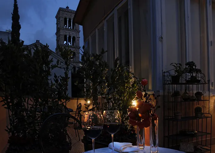 فندق مبيت وإفطار Aenea 4*