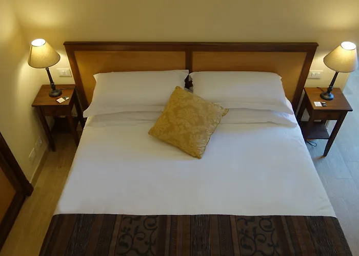 فندق مبيت وإفطار Aenea 4*